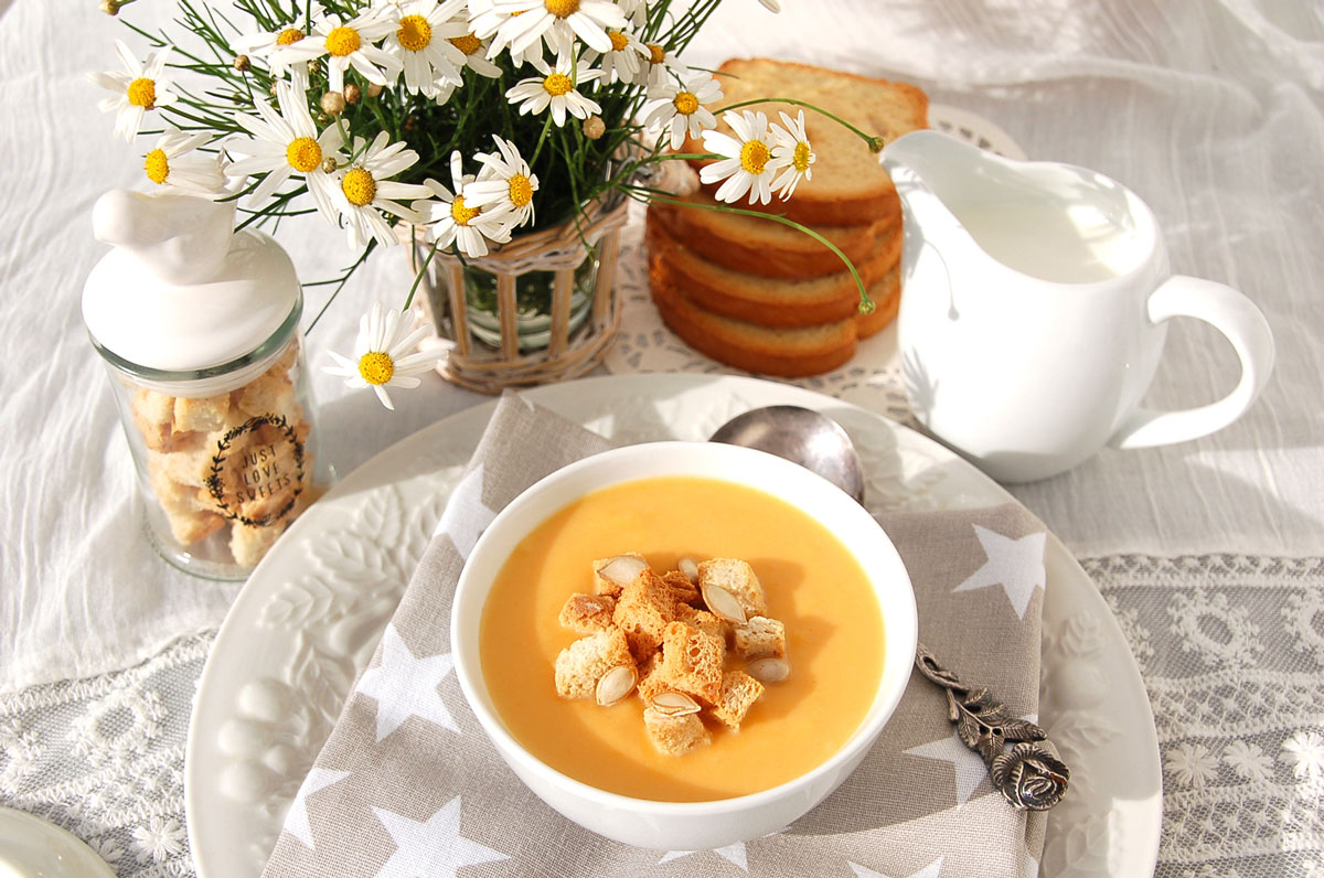 hisense_microwave_recipes_blog_chamomille_soup.jpg